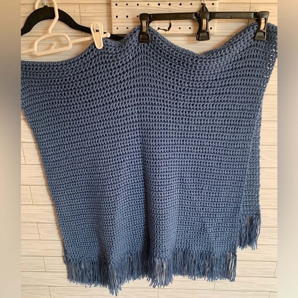 Country blue vintage knitted Shawl throw